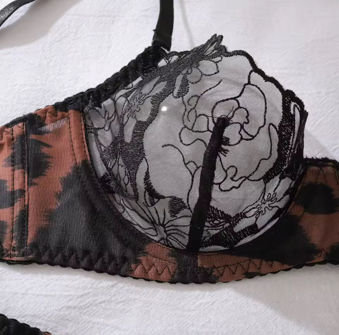 Sofia™ | Leopard Allure Lingerie Set (5 pieces)